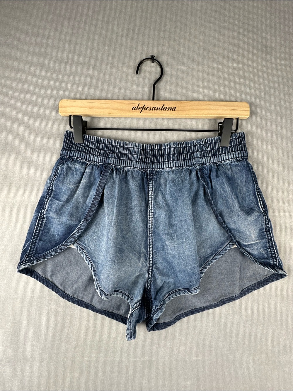 Forever 21 Women’s M Denim Shorts High Rise Elastic Waist Wide Leg Y2K